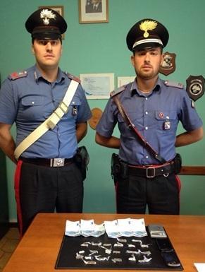 Nascondeva hascisc e contanti Arrestato pusher ventunenne