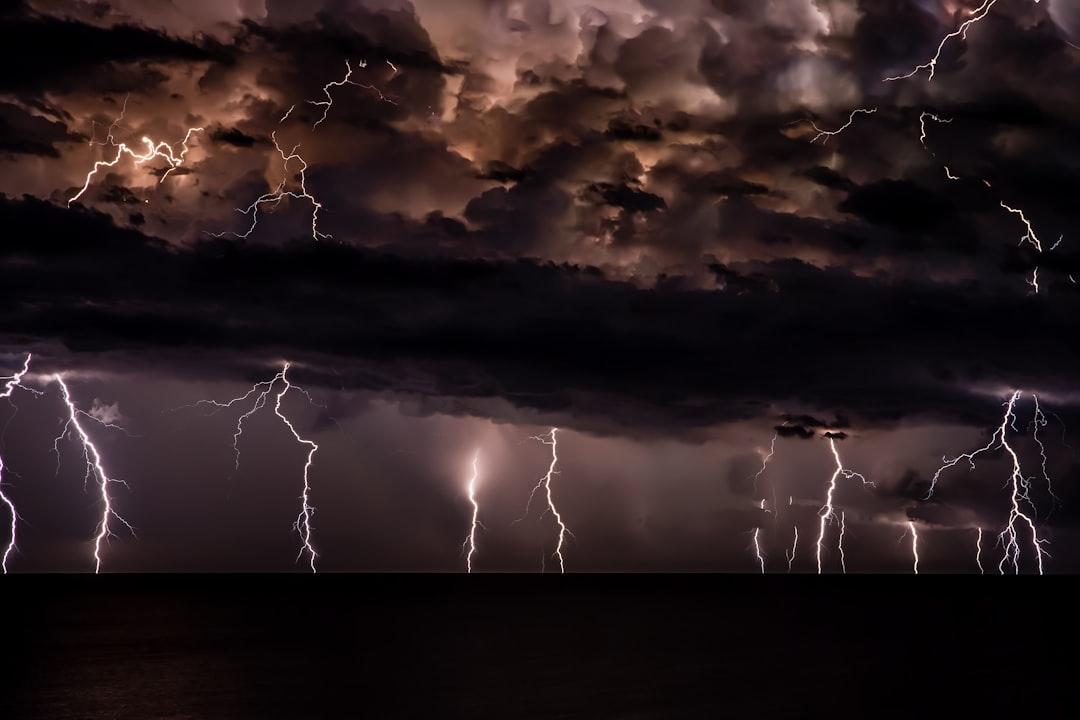 Meteo in Toscana, temporali e grandinate in arrivo: l’allerta e le zone a rischio