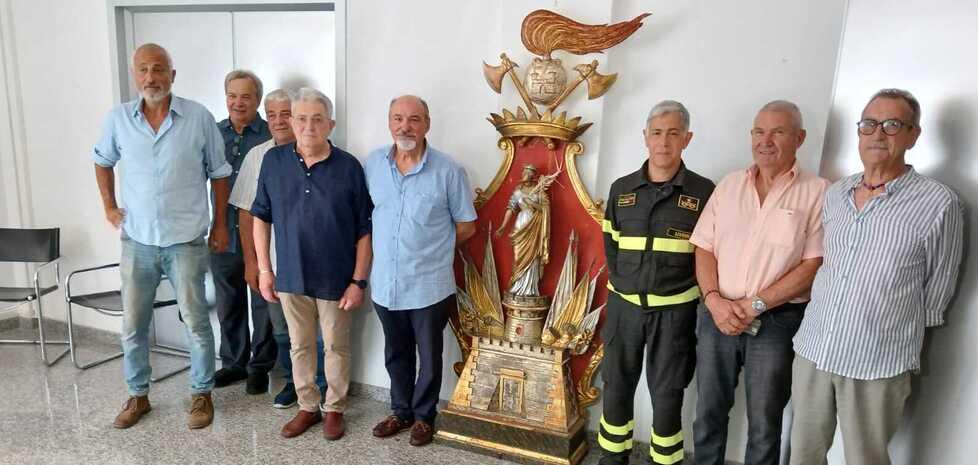 La bici con manichetta, gli elmetti e la reliquia: è la storia dei pompieri di Livorno