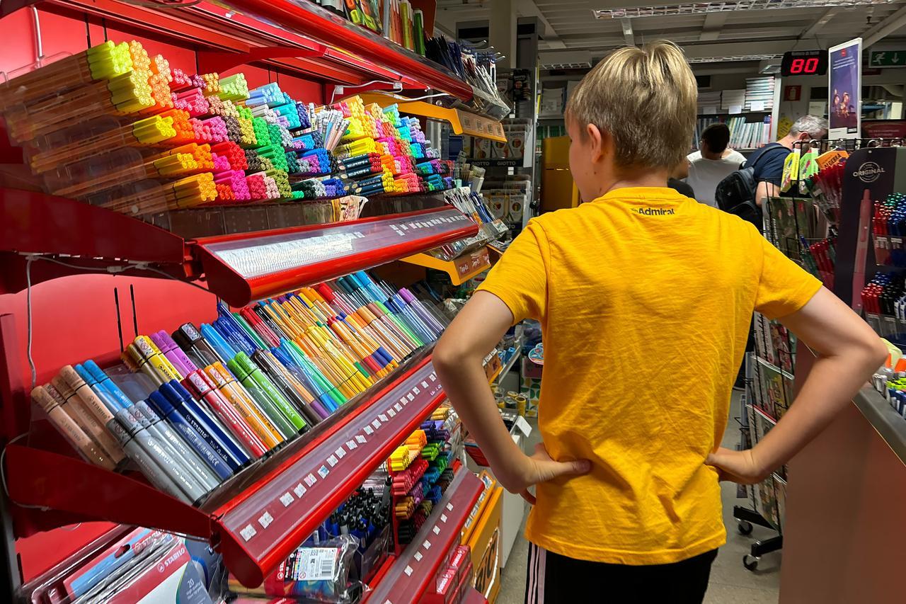 Ferrara, caro libri: per la prima media servono 330 euro