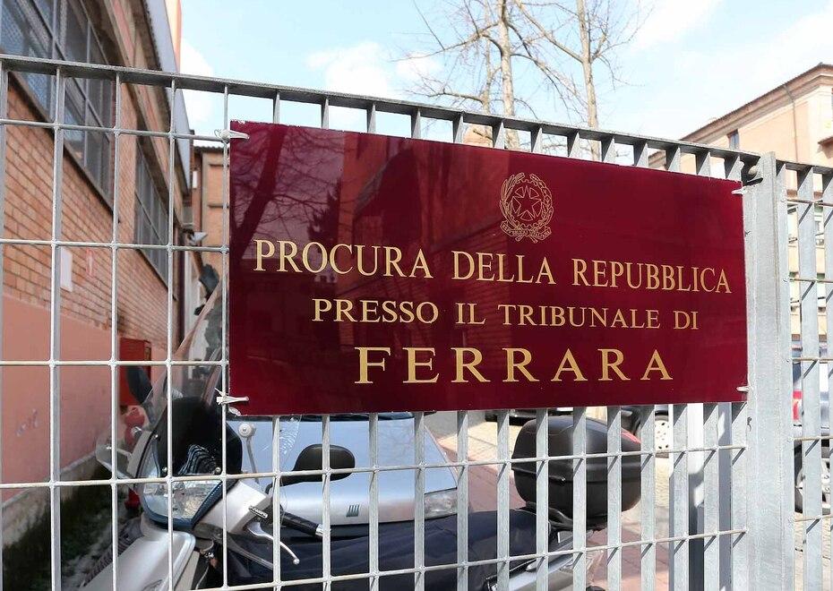 Ferrara, morì dopo il pranzo al Sant’Anna: la procura accusa due sanitari