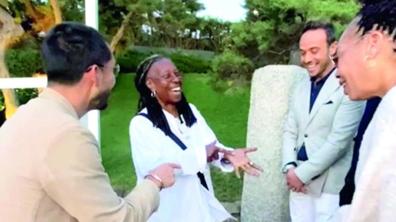 Per Whoopi Goldberg giochi e risate in Costa Smeralda