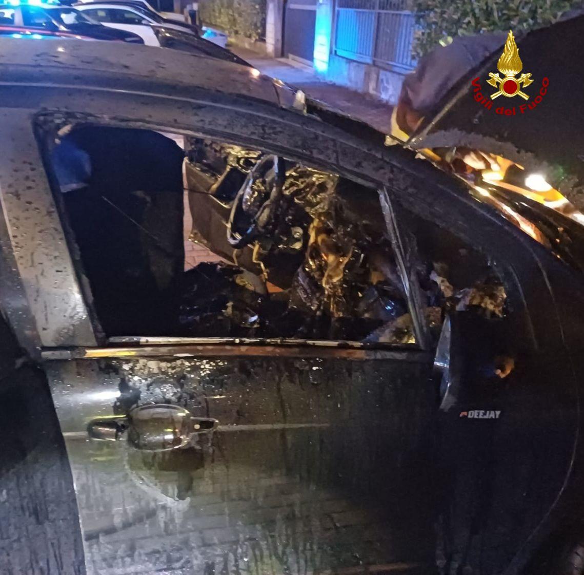 Auto distrutta dalle fiamme a Reggiolo, si sospetta il dolo