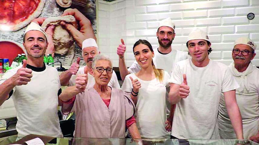 Massa, la pizzeria Alfiero compie 50 anni: festa in piazza