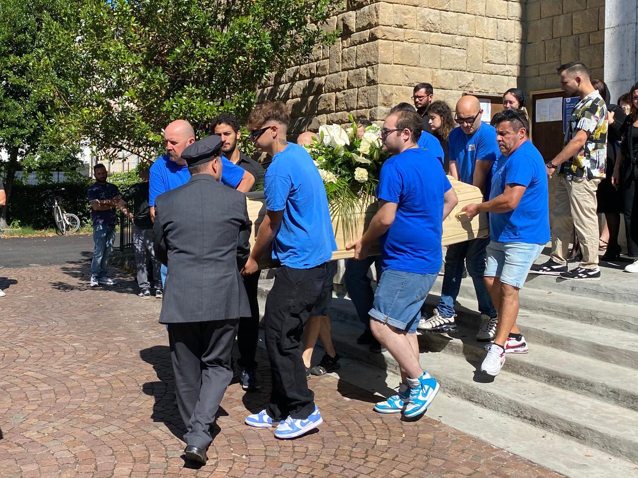 Commosso addio a Regina Pacis a Danilo, il 19enne annegato nell’Enza