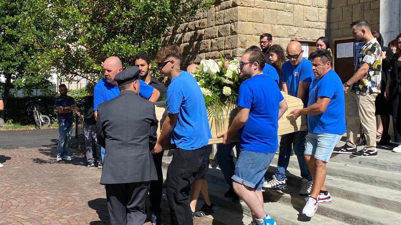 Commosso addio a Regina Pacis a Danilo, il 19enne annegato nell’Enza