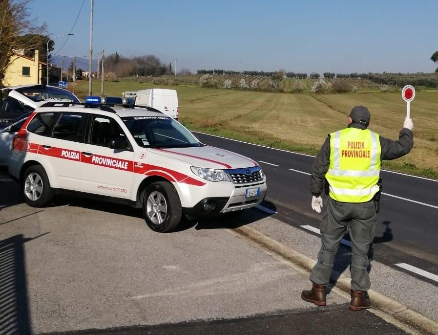 Prato, multa di 12.000 euro all’istruttrice di scuola guida senza autorizzazione