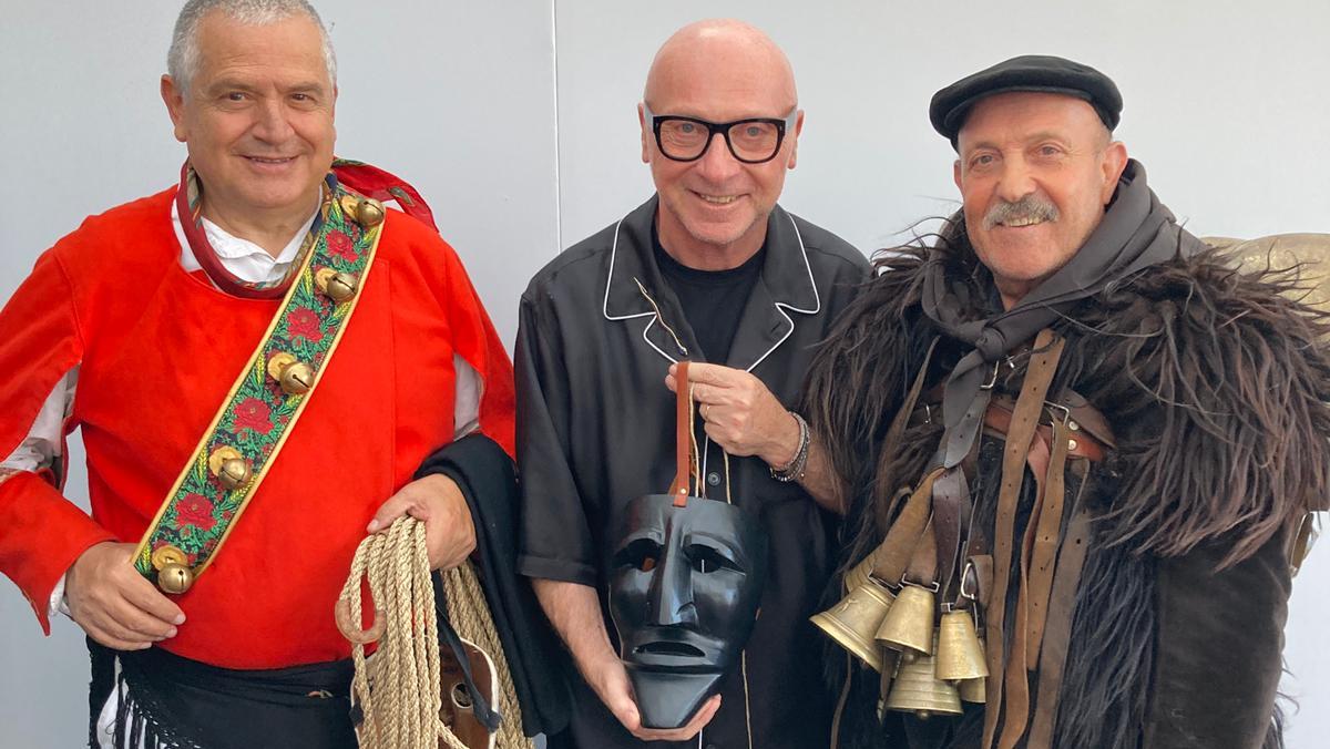 Mamuthones e Issohadores di Mamoiada regalano la maschera a Dolce&Gabbana