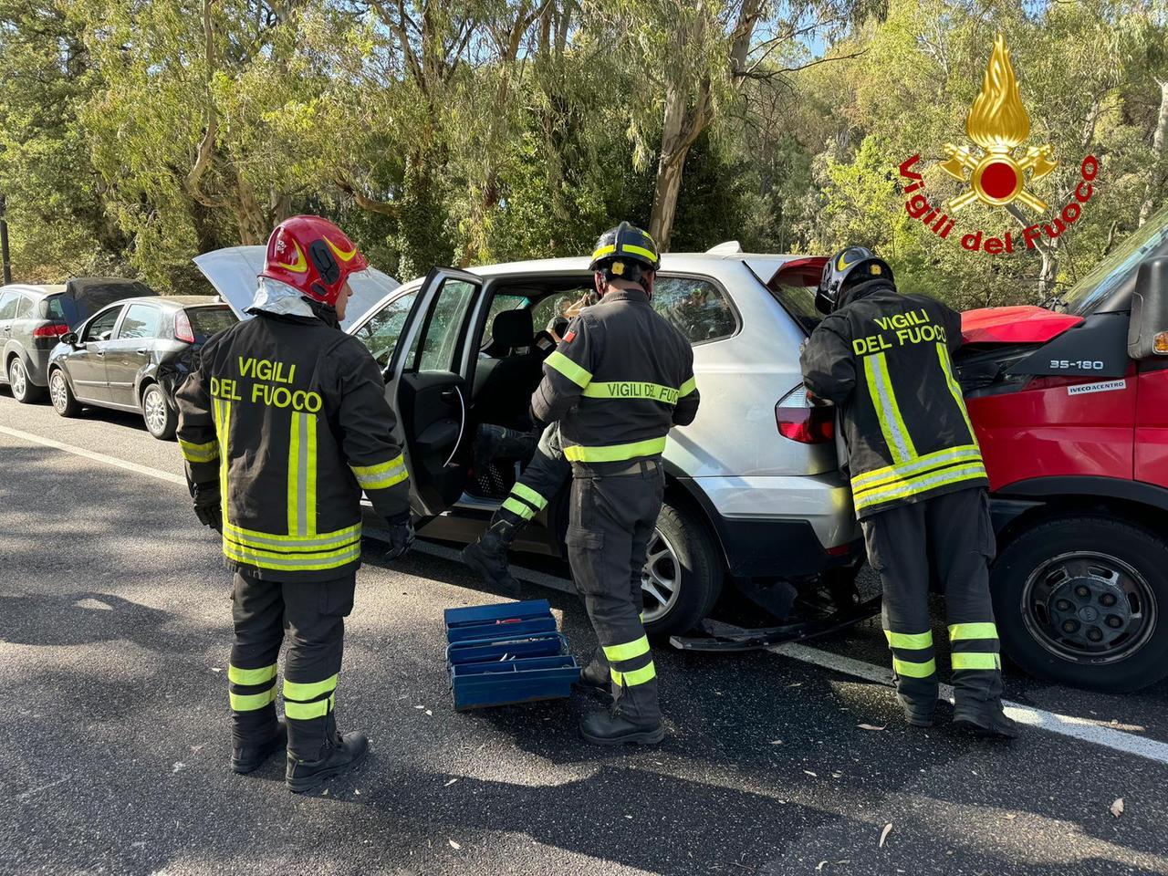 Nuovo tamponamento alle porte di Nuoro: due feriti, quattro mezzi coinvolti