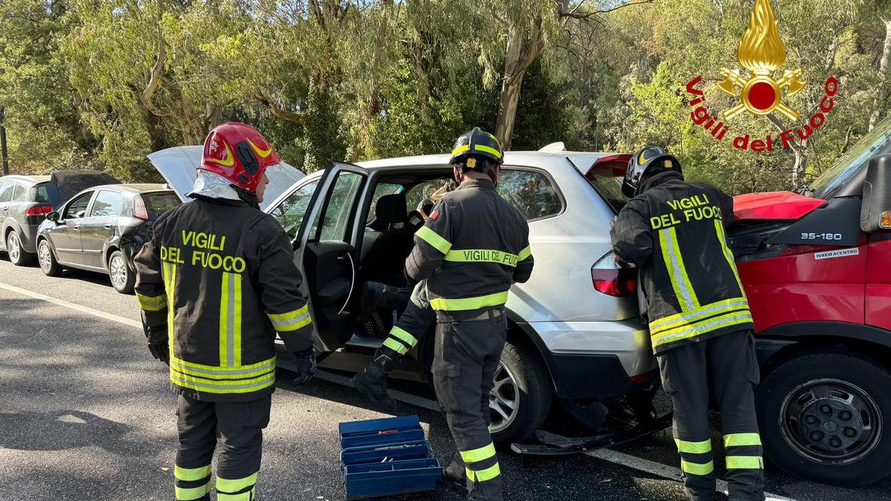 Nuovo tamponamento alle porte di Nuoro: due feriti, quattro mezzi coinvolti