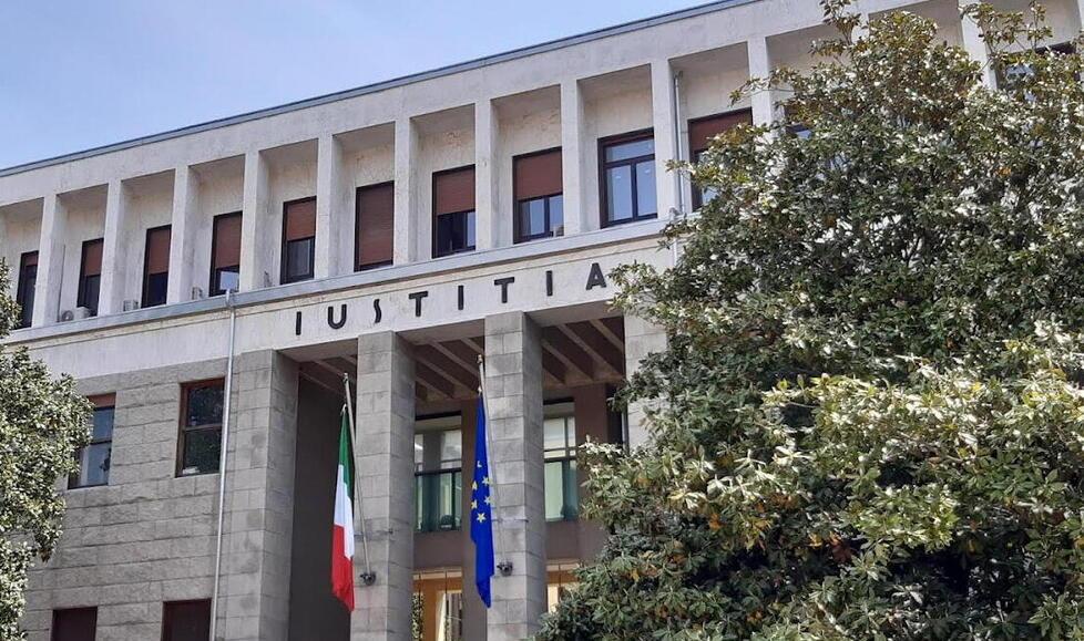 
	L&rsquo;esterno del tribunale di Pisa

