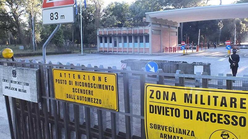 L’ingresso del Cisam (Centro Interforze Studi per le Applicazioni Militari) a San Piero a Grado
