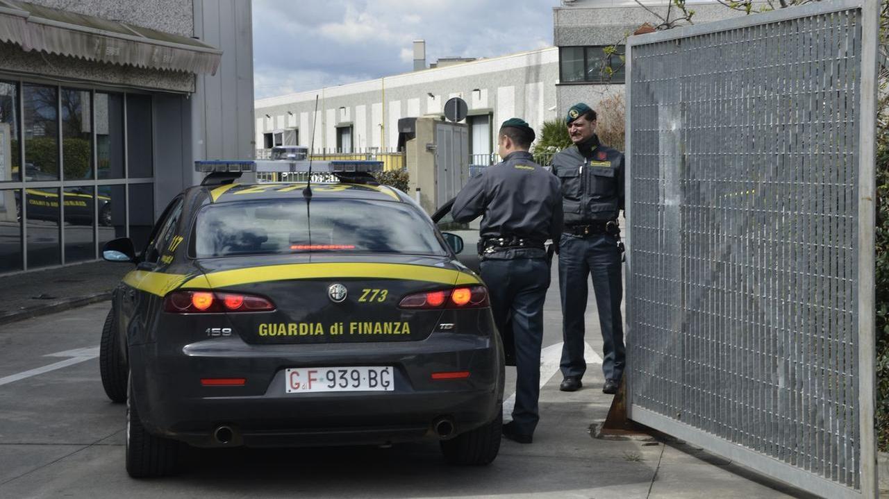 La guardia di finanza in azione (foto d'archivio)