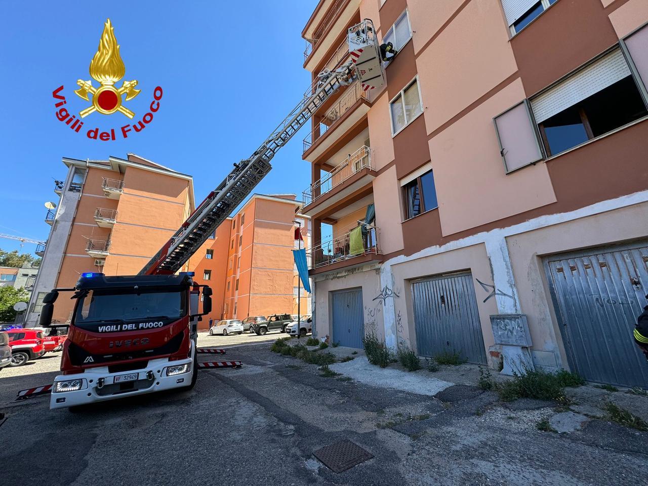 
	L'intervento dei vigili del fuoco in via Aosta

