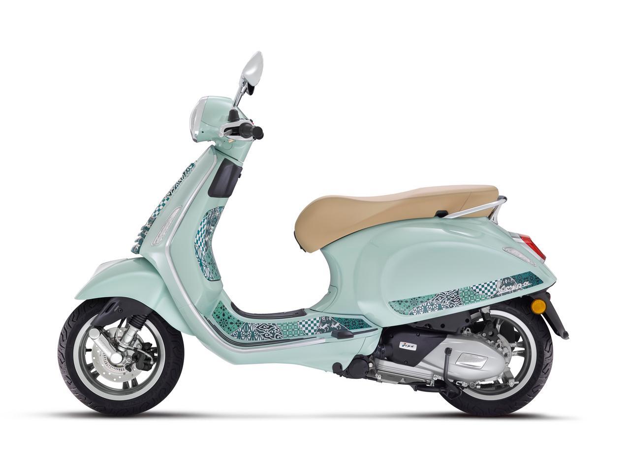 
	La nuova Vespa Primavera Batik.

