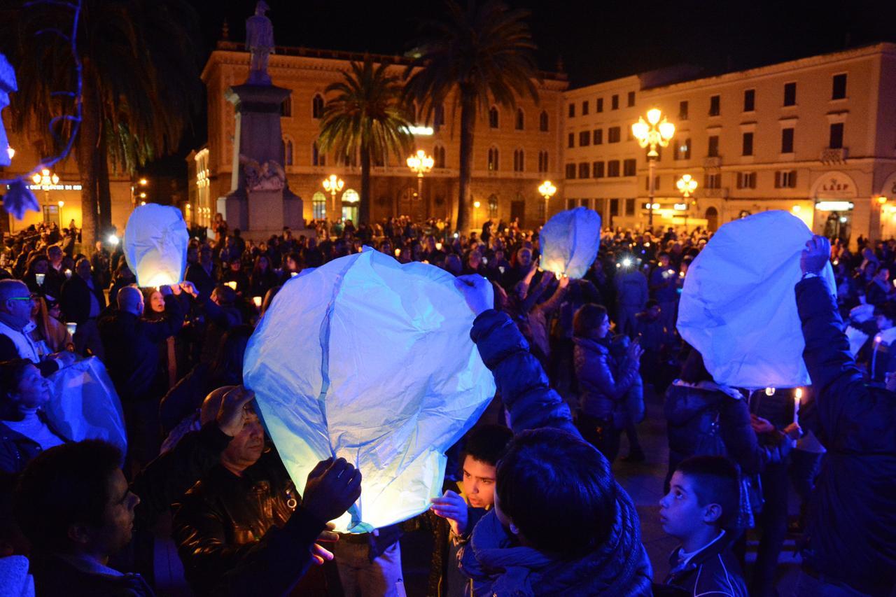 
	Una fiaccolata nella giornata mondiale dell'autismo

