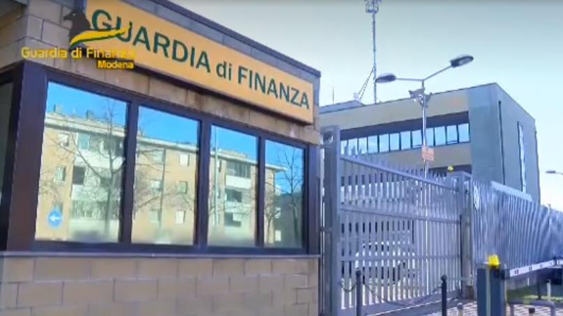 Evasione e autoriciclaggio: maxi sequestro a un imprenditore di Cavezzo