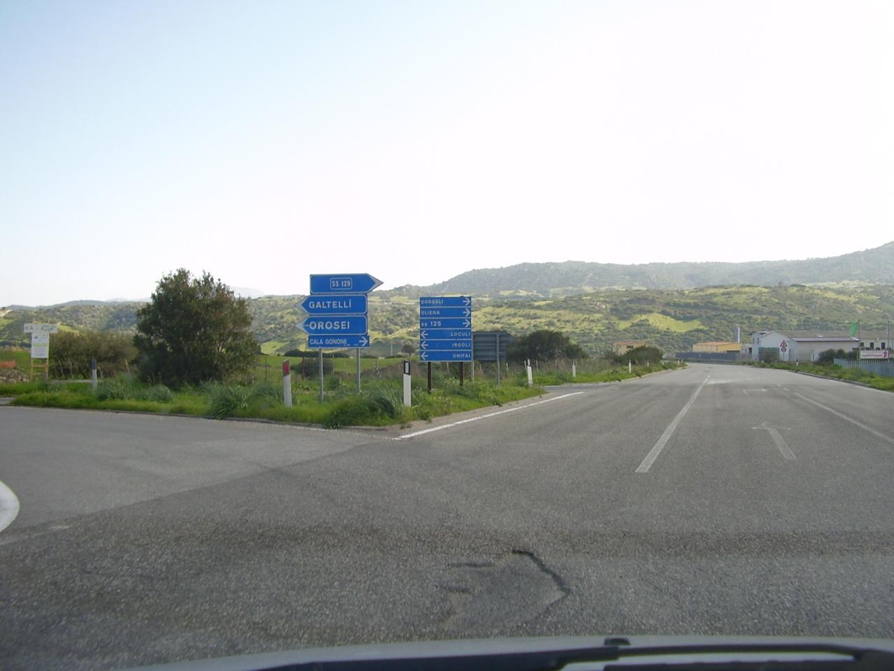 
	Il bivio di Lula all'imbocco della ss 131 dcn

