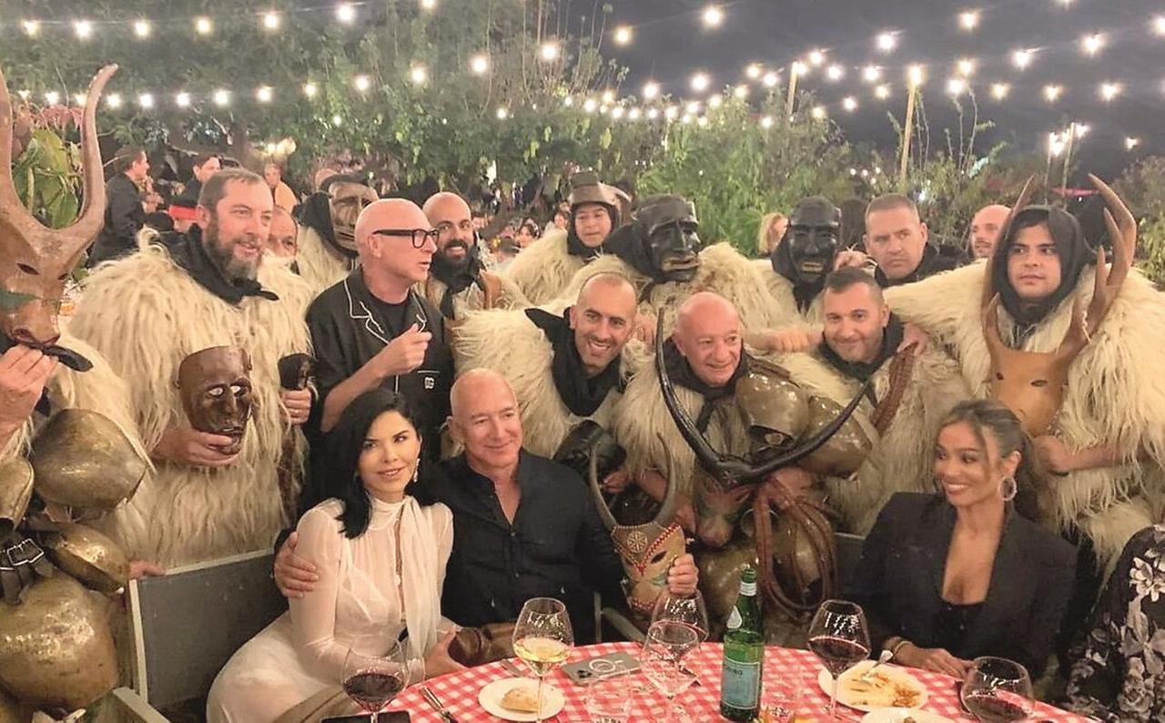 Boes, Merdules e Bezos: insolito incontro al Forte Village