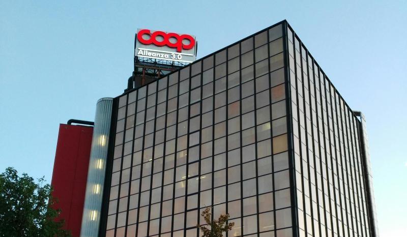 Coop Alleanza chiude la storica sede di Modena: «Ma i 300 lavoratori restano»