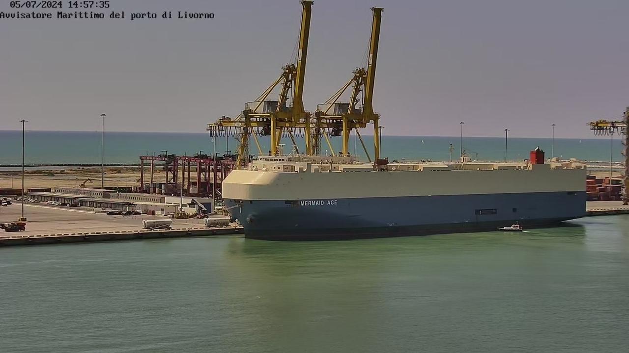 La nave in Tdt (foto Avvisatore marittimo)