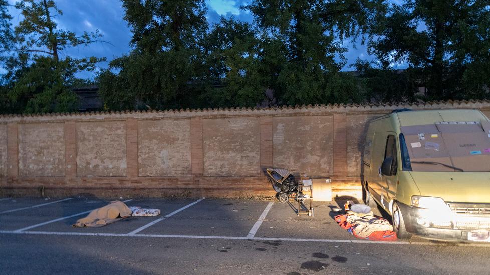 A Modena 250 persone senza casa, ecco le loro storie: «Così viviamo sulla strada»