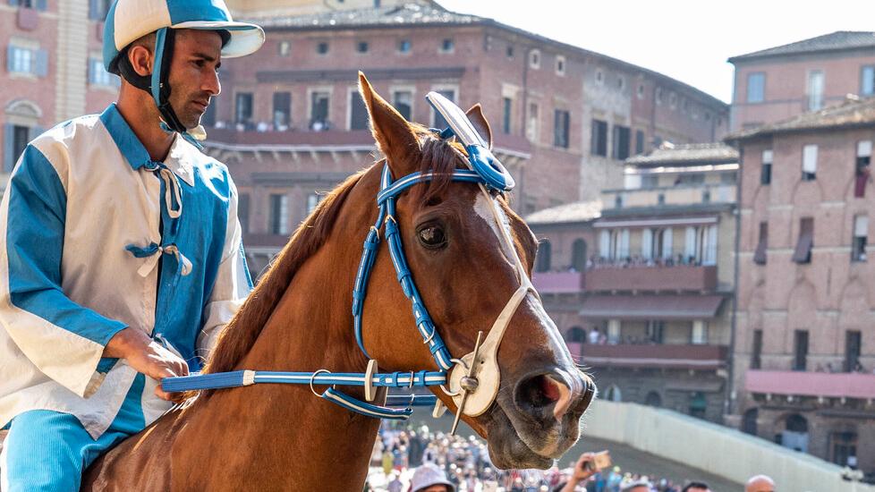 Sindia in festa per il fantino Carletto Sanna “Brigante”