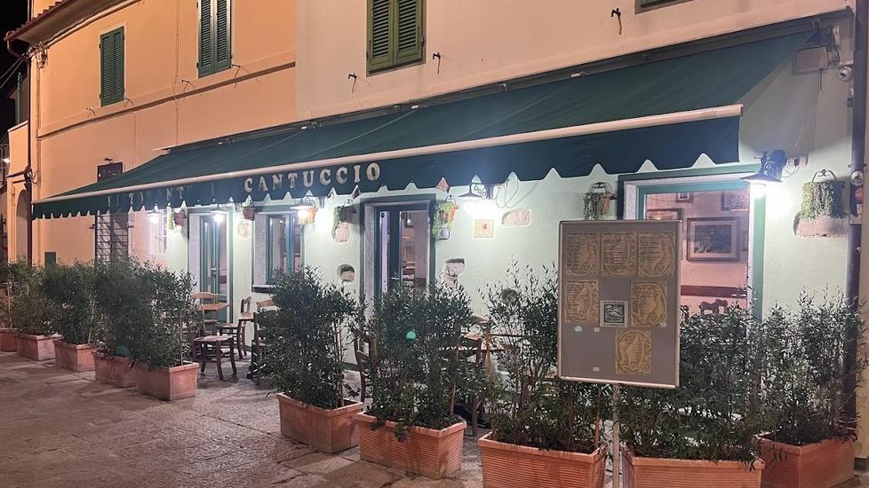 Il ristorante "Il Cantuccio" in centro a Marina di Campo