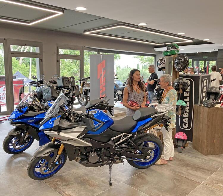 Un momento della inaugurazione del Moto Store a Cecina