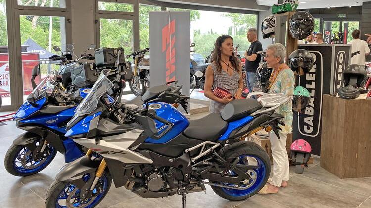 Un momento della inaugurazione del Moto Store a Cecina