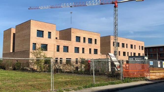 L’edificio scolastico in costruzione che ospiterà il nuovo liceo Montale a Pontedera