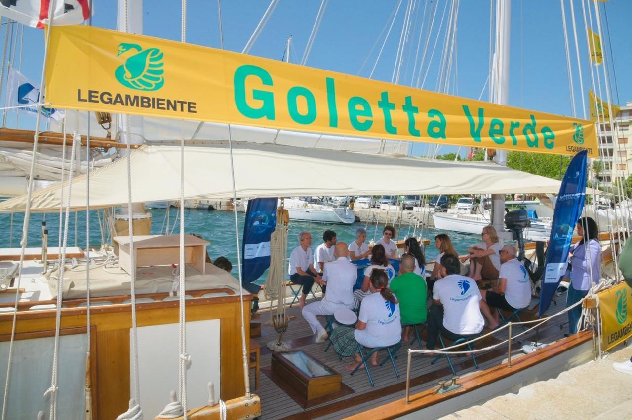 Goletta verde a Olbia: «Promosso il mare della Sardegna»