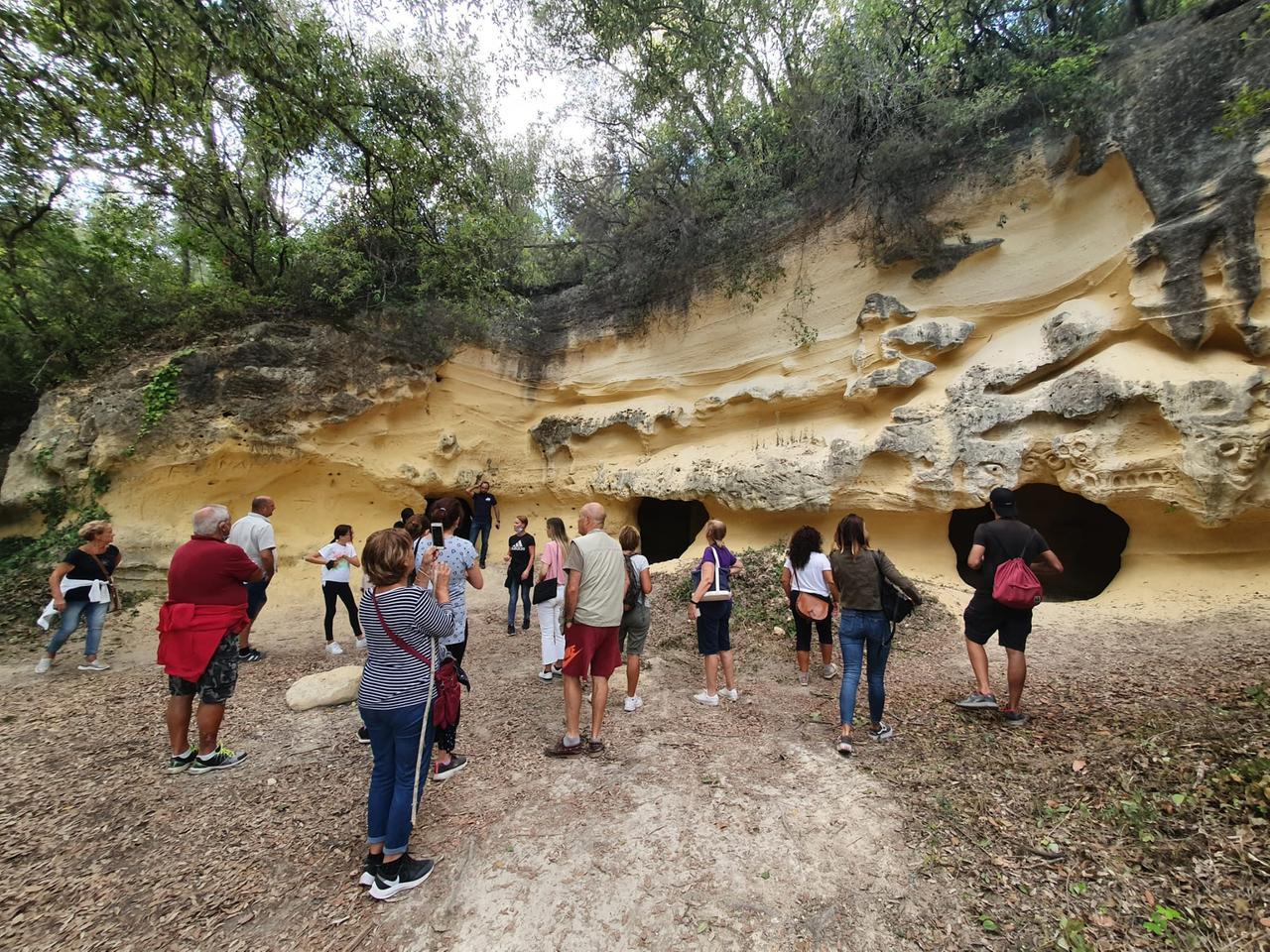 
	Le grotte gialle

