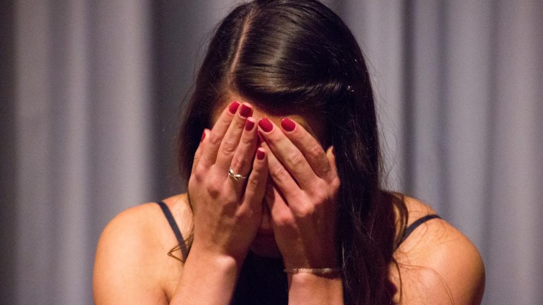 Caro-libri, lo sfogo di una mamma toscana: «Dovrò chiedere a due di loro di lasciare la scuola»