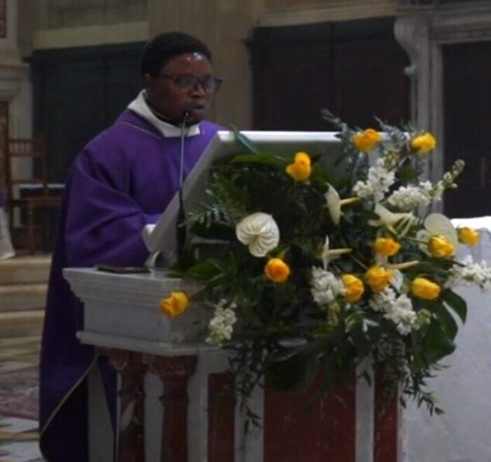 Massa-Carrara, Don Modesto picchiato e rapinato in Africa