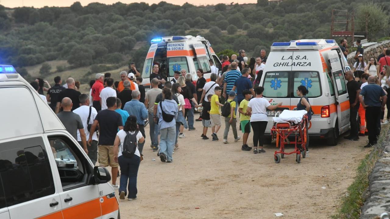 Grande paura all’Ardia di Sedilo: undici cadute