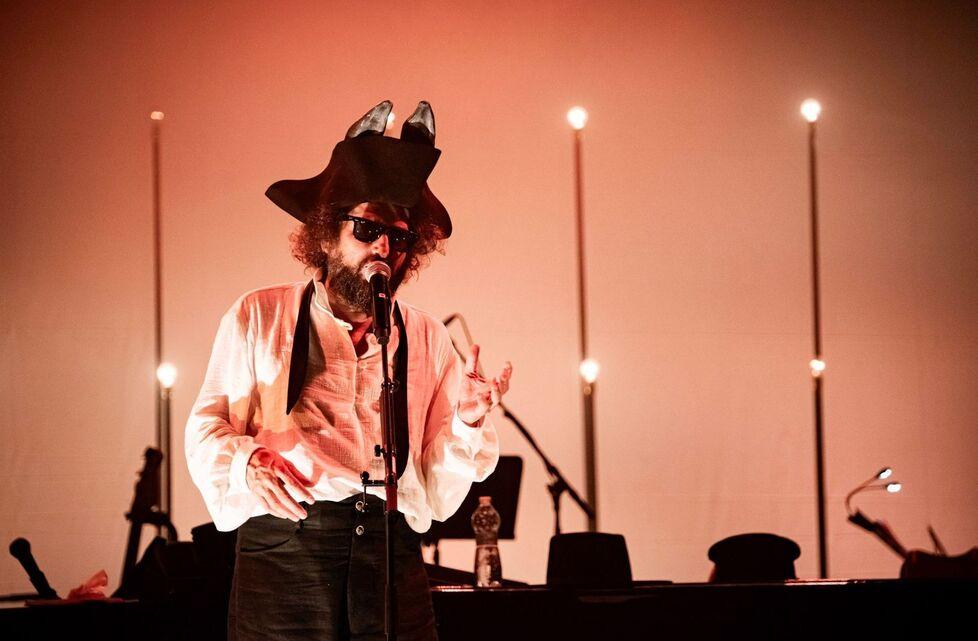 Vinicio Capossela torna a Reggio Emilia per ricordare i Martiri del 7 luglio