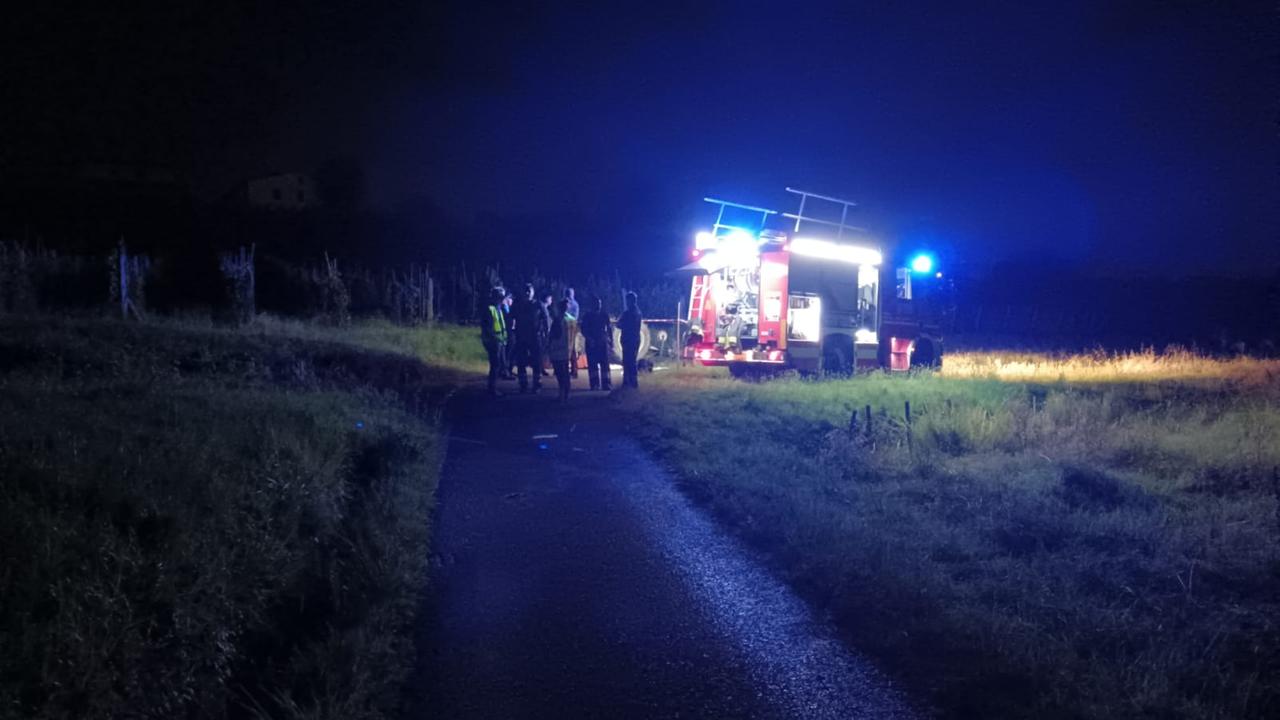 I soccorsi sul luogo dell’incidente in località Luciani a Montecarlo nella serata di venerdì 5 luglio