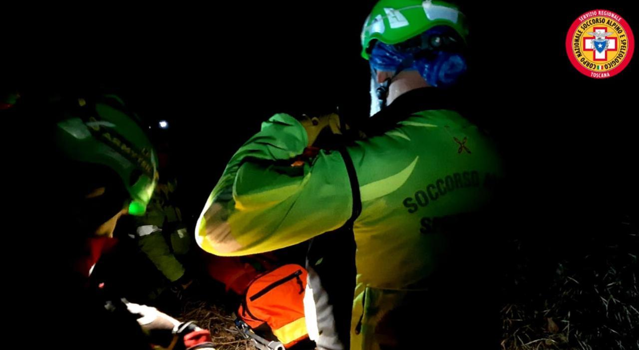 Montecreto, precipita per 40 metri nel dirupo