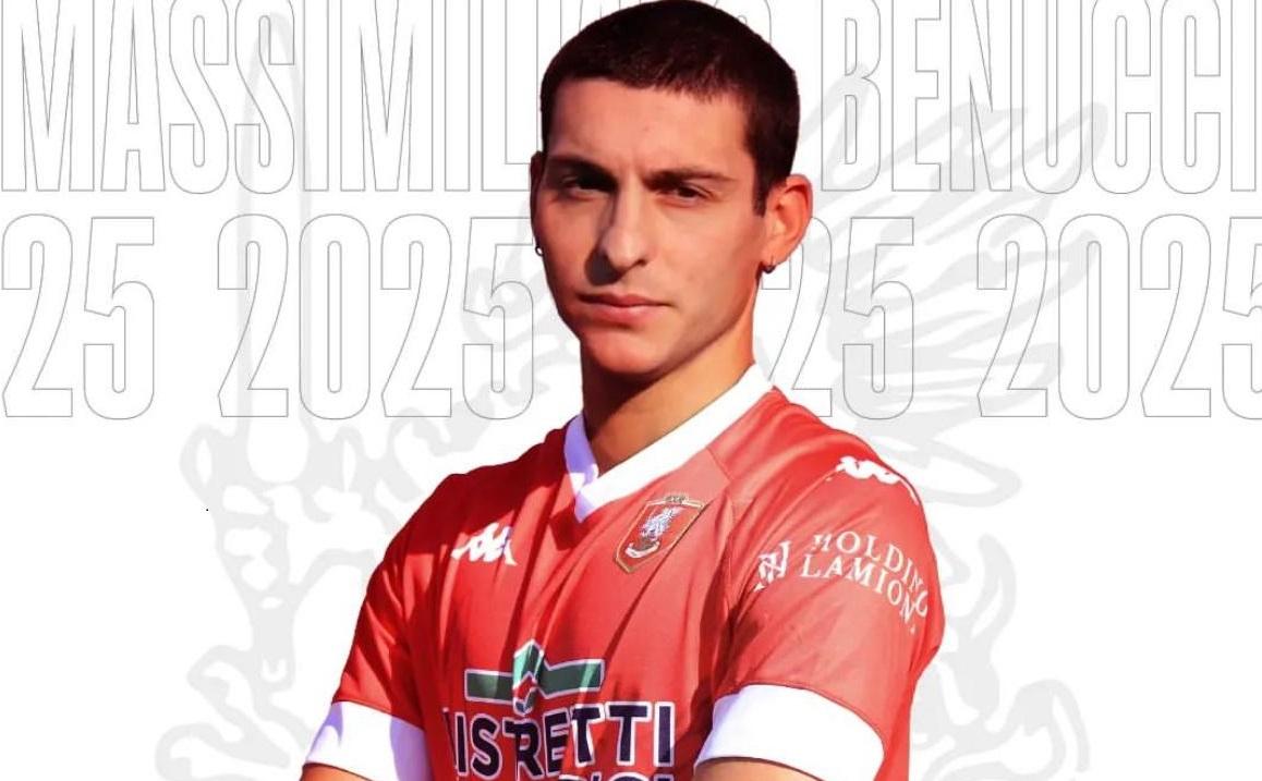 
	Massimiliano Benucci nato a Montevarchi e classe 98

