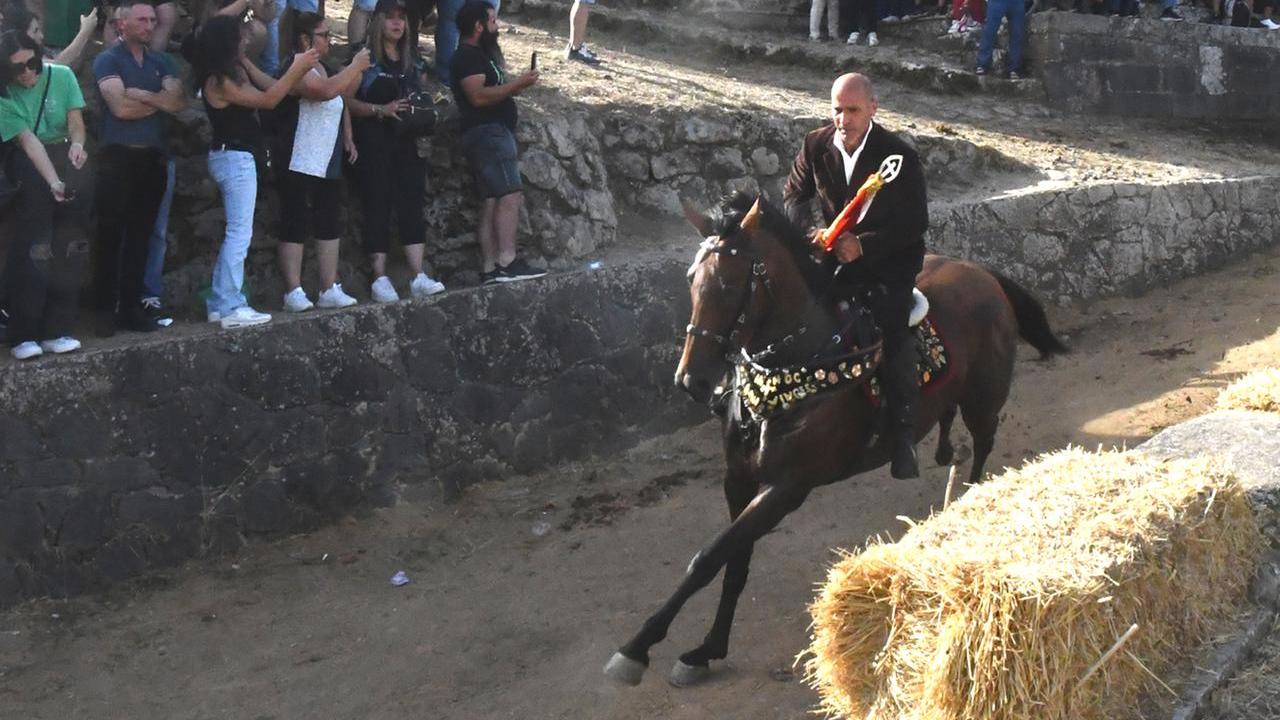 Mario Meloni la prima pandela (servizio fotografico di Francesco Pinna)