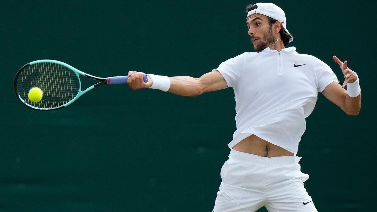Musetti ai quarti di Wimbledon, battuto Perricard. È tris di azzurri sull’erba di Londra