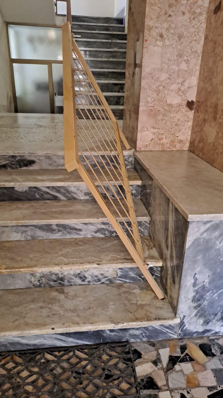 Sassari, un quartiere tenuto sotto assedio per mezz’ora dalla follia del libero professionista