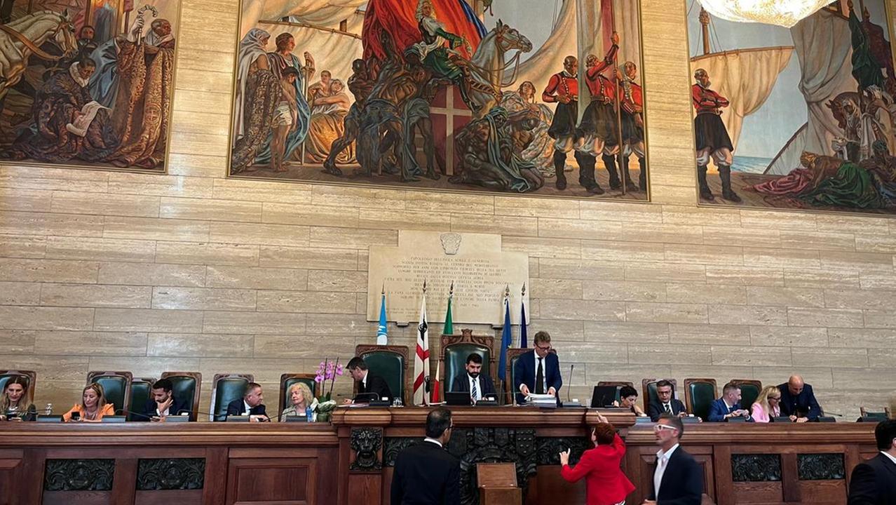 La giunta comunale appena insediata <em>(foto Mario Rosas)</em>