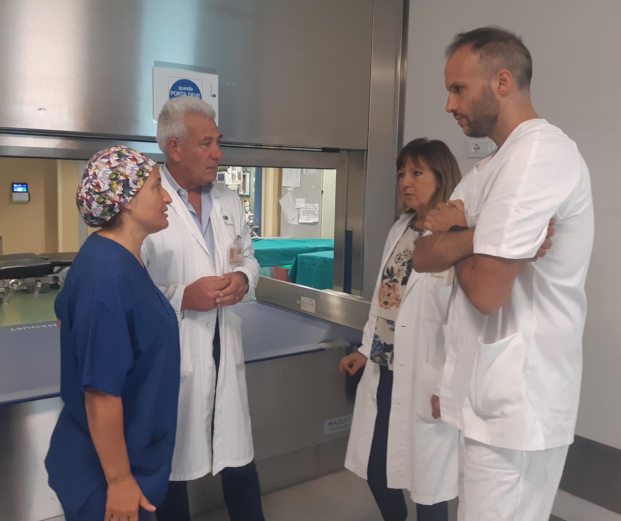 
	L'equipe dell'ospedale di Pistoia al lavoro

