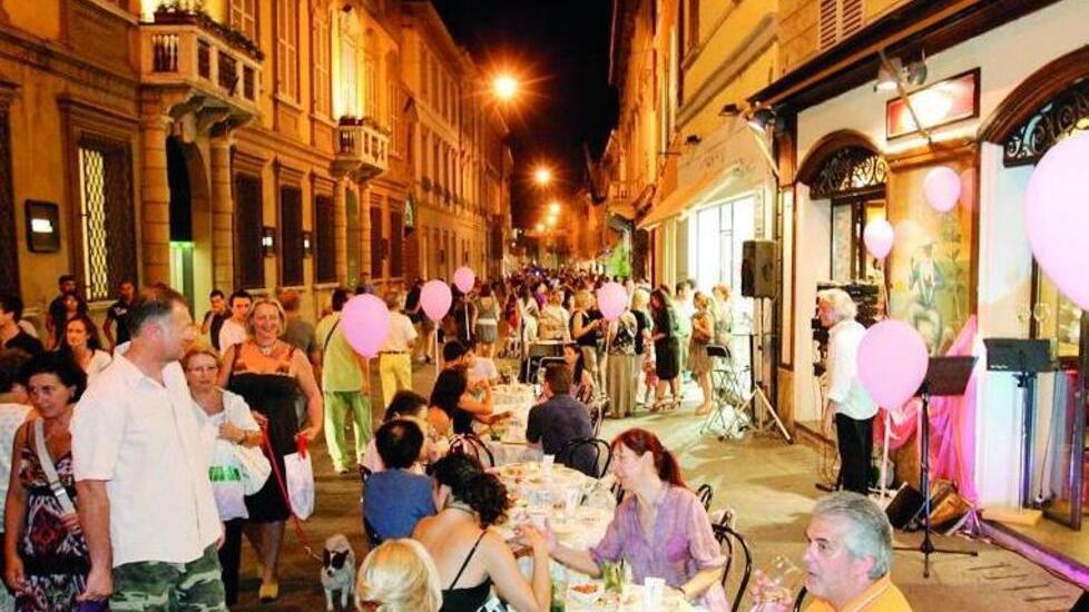 Mercoledì Rosa a Reggio Emilia, il Comune: «I commercianti si confrontino con noi»