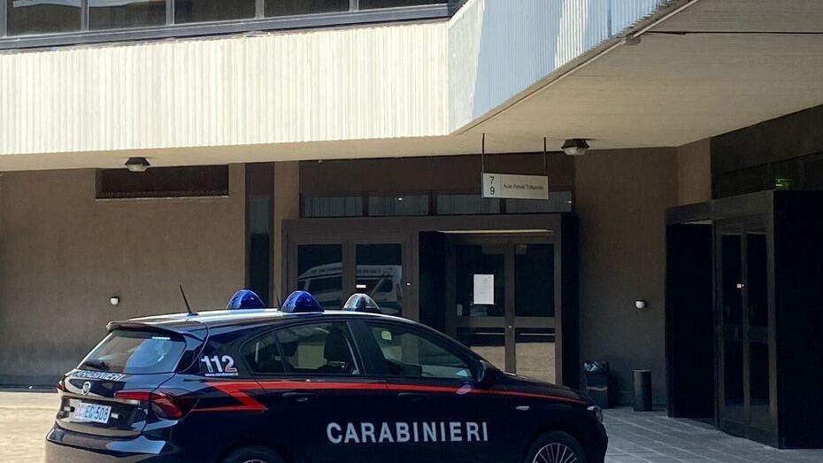 Correggio, resiste e minaccia i carabinieri: condannato a due anni di carcere
