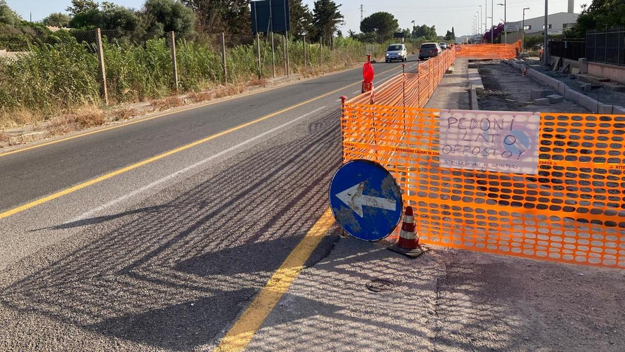 Lavori stradali a Silì, scatta l’interrogazione: “Pericolo per i pedoni”