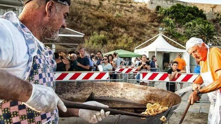 Piombino, c’è la sagra del pesce, il padellone no. La Pro Loco va a caccia di volontari