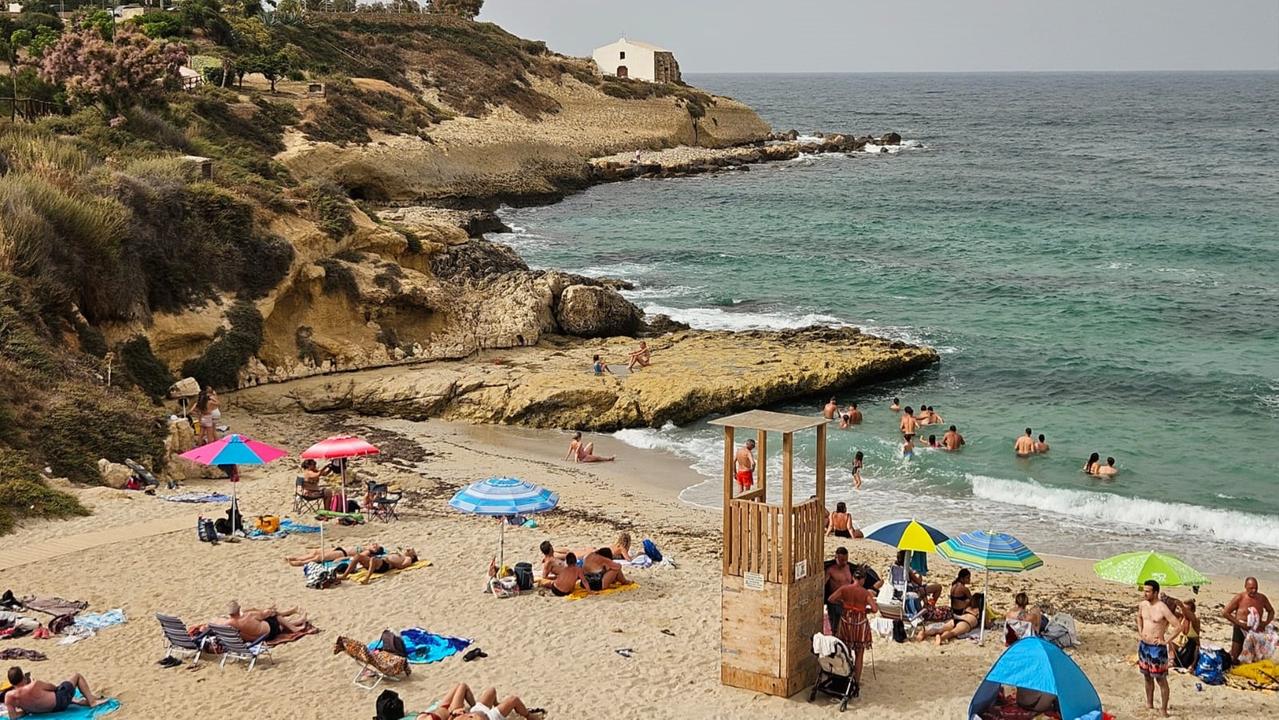 Porto Torres, da lunedì divieto di fumo nelle spiagge cittadine: multe fino a 500 euro